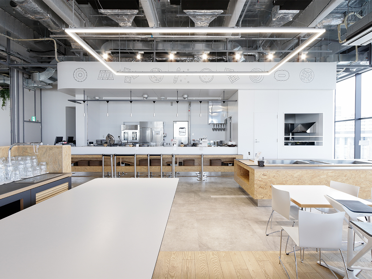 梓設計本社（カフェテリア）